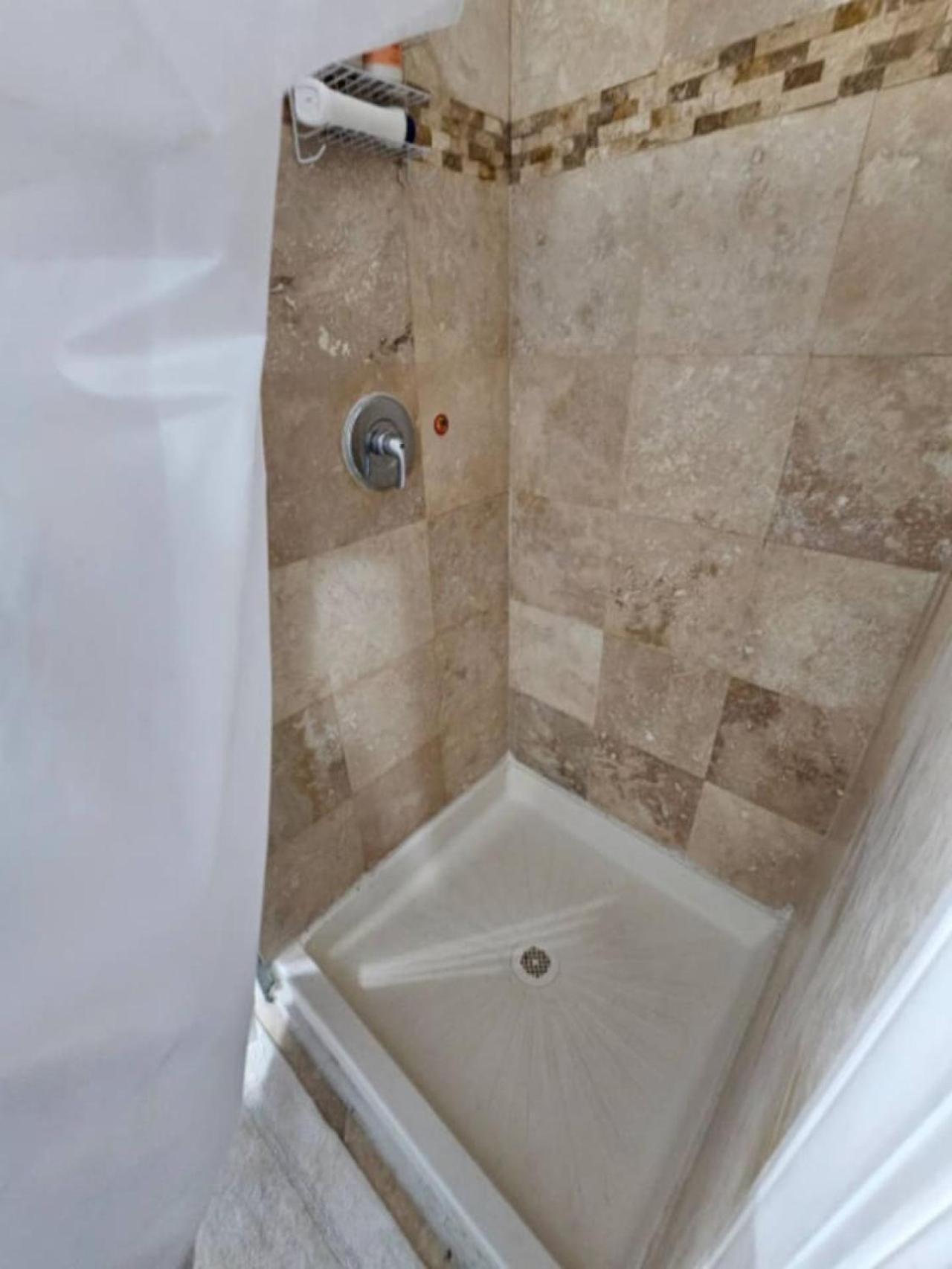Private Entrance Full Kitchen 2 Bedroom Apartment フレデリックスバーグ エクステリア 写真